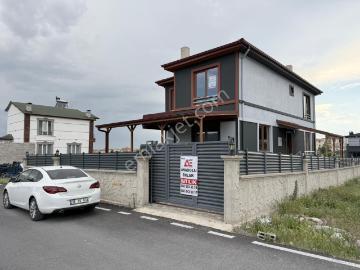 Bahçelievlerde 345 M² Arsa İçerisinde Sıfır Lüks Villa
