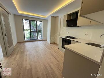 Bahçelievlerde Yeni 1+1 Katta Kombili Beşevler Metro Yakını