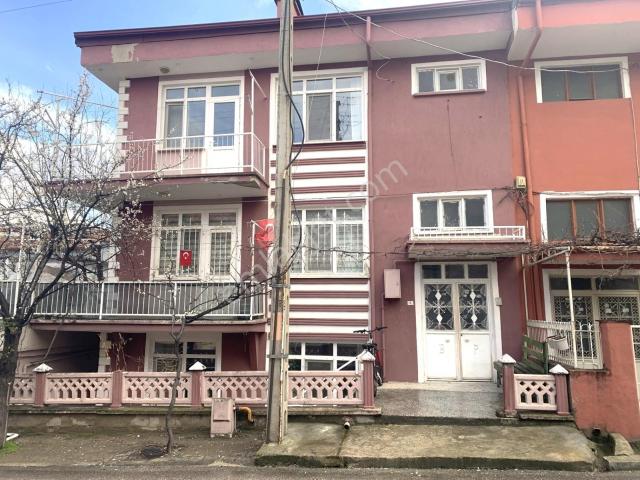 Bahçelievlerde Yüksek Giriş Üstü 99m2 Eşyalı 3+1 Kiralık Daire