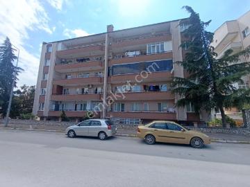 Bahçelievler'de Asansörlü Ara Kat | Ebeveyn Banyolu 3+1