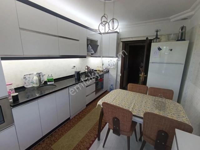 Bahçelievler'de Asansörlü Ara Kat | Ebeveyn Banyolu 3+1