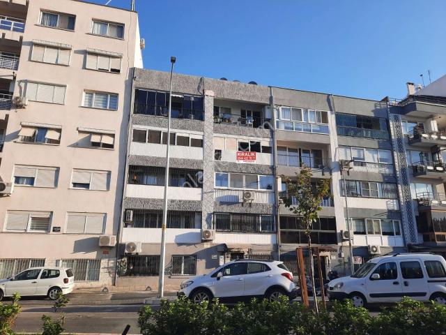 Bahçelievler'de Cadde Üstünde, Çift Cephe, Doğalgazlı, Geniş 2+1