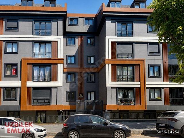 Bahçelievler'de Kapalı Otoparklı Sıfır 2+1 Giriş Katı