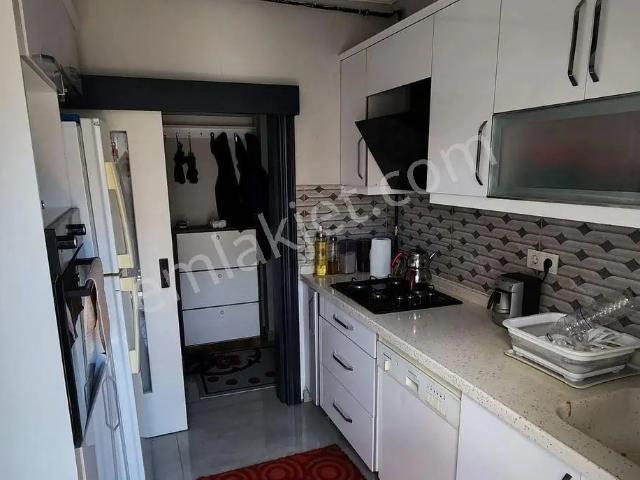 Bahçelievler'de Kiralık 2+1 Full Yapılı Ve Mobilyalı Katta Kombili