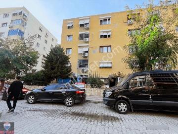 Bahçelievler'de Merkezi Lokasyonda Tadilatlı 2+1 Satılık Daire
