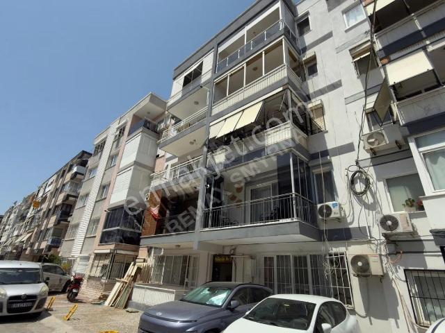 Bahçelievlerde Metro Yakını 120 M², Tadilata Uygun 3+1 Satılık