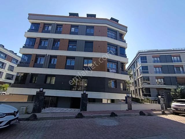Bahçelievler'de Metro Yakını, Sıfır 3+1 Kiralık Daire 125m²
