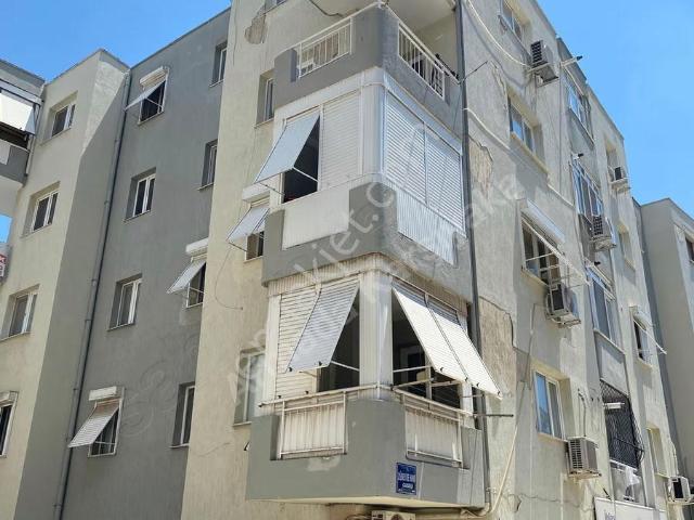 Bahçelievlerde Müstakil Girişli 2+1 Satılık Köşe Daire