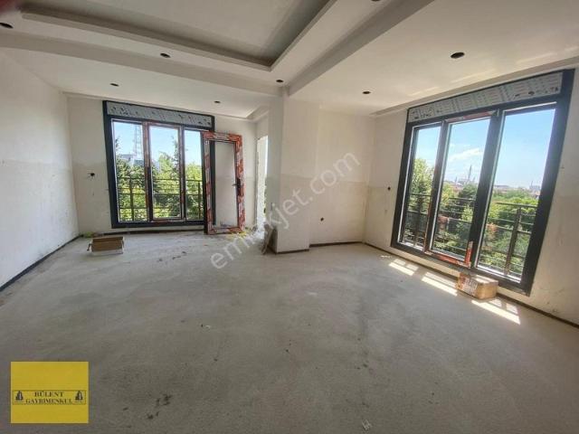 Bahçelievler'de Sıfır 4+2 Dubleks Daire, 190m², Kapalı Otoparklı