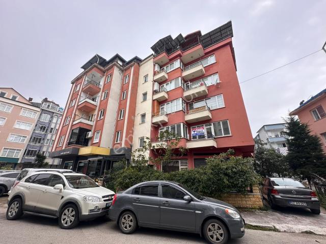 Bahçelievlerde Sahile/sosyal Yaşam Alanlarına Yakın 2+1