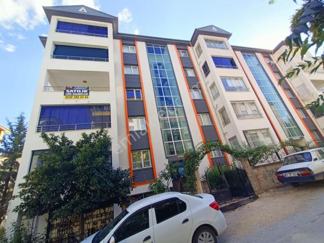 Bahçelievler'de Satılık 3+1 Arakat Geniş Daire.