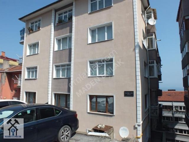 Bahçelievler'de Satılık 3+1 Daire: 125m², Anayol Kenarı, Hastane