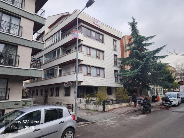 Bahçelievler'de Satılık 4+1 Dublex Teraslı,boş,ön Cephe,kombili,depolu