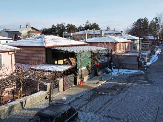 Bahçelievler'de Satılık 6+1 Dubleks Villa, 488m² Arsa