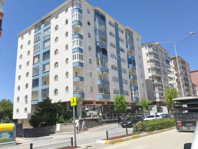 Bahabey Caddesi'nde 165m²3+1 Satılık| Kendi Zevkinize Göre Yenileyeceğiniz Fırat Daire