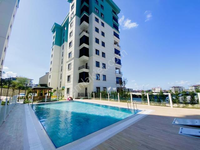 Bahadır'dan Karşıyaka Güzelyaka Sitesi 2+1 110m2 Deniz Manzaralı