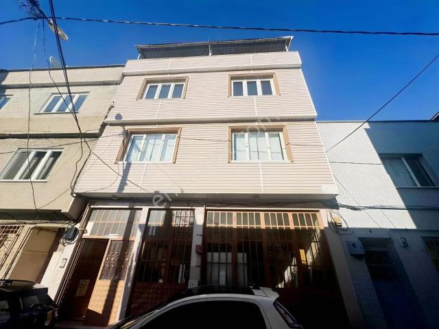 Bahar Mahallesinde Bakımlı 3 Katlı Müstakil Ev