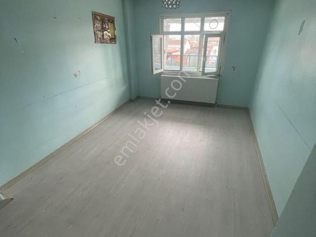 Bahariye Metroya Yakın Kiralık 2+1 Daire