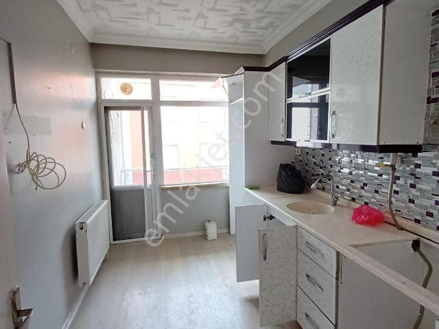 Bahceli Evler Mahallesinde İci Temiz Kiralık Daire