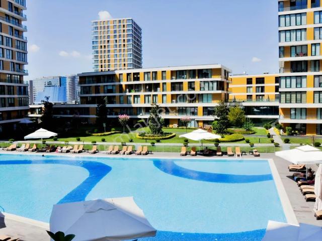 Bahcelievler İstwest 1+1 Kiralık Köşe Yüksek Katlı Full Eşyalı