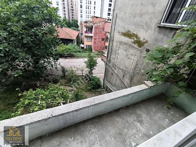 Bahcelievlerde Kiralik 2+1 Daire