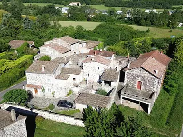 Baix 07210 Achat / Vente maison 11 pièces t11