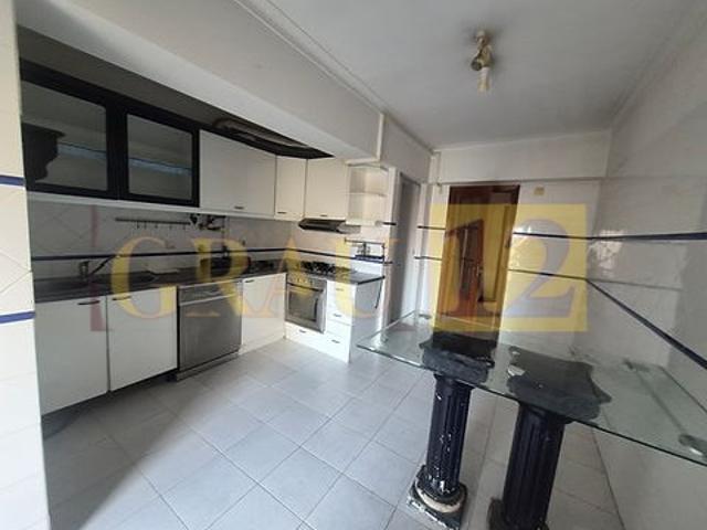 BAIXA DE PREÇO | T3 no Carregado com 113m² e Varanda | Excelente Oportunidade