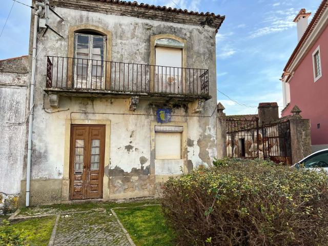 Baixa de Preço ! Villa para Recuperação na Labrujeira Ventosa Alenquer