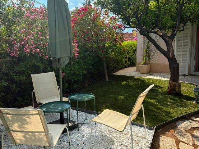 BAIL MEUBLE MAISON de 72 m² avec Jardin et Vue Mer NICE LANTERNE / CORNICHE FLEURIE
