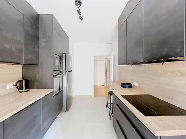 BAIL CODE CIVIL – T3 – MEUBLE – 69.80 m² – CHAUFFAGE COLLECTIF – BALCON – 69006 – LYON
