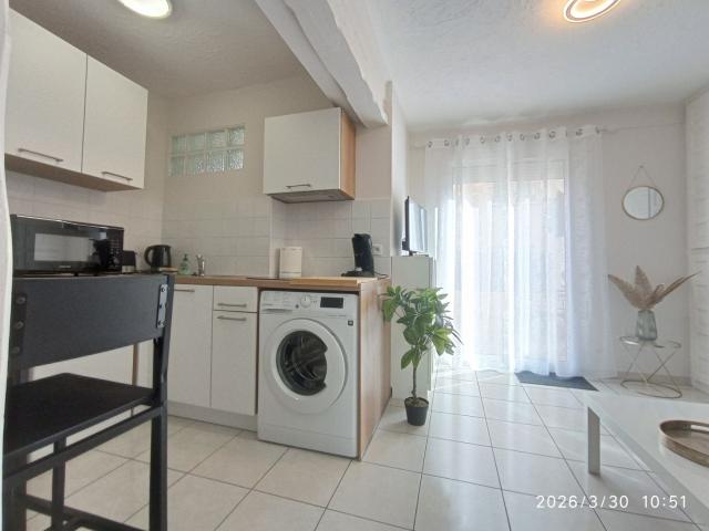 BAIL ETUDIANT T2 RDC MEUBLE EXTERIEUR + CLIMATISATION