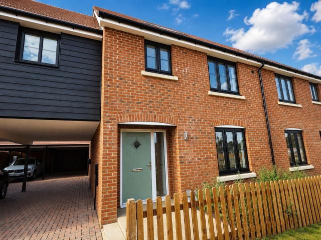 Bailey Drive, Bovingdon HP3, 4 bed property to rent, £2,700 pcm | PrimeLocation