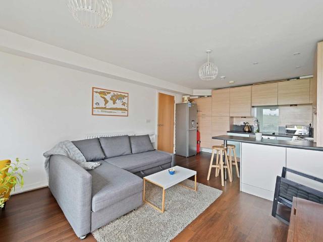 Bailey House, Barber Parade, London SE18, 1 bed flat to rent, £1,550 pcm | PrimeLocation