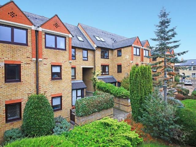 Bailey Mews, Auckland Road, Cambridge CB5, 3 bed flat to rent, £1,900 pcm | PrimeLocation