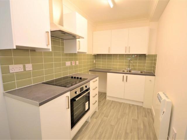 Baileys Apartments, Isle Of Wight PO37 2 bed flat to rent £900 pcm £208 pw