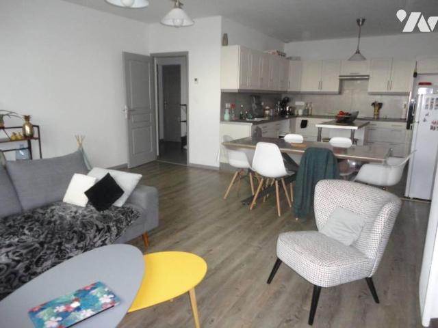 BAILLEUL Rue de Lille FLOCB609 APPARTEMENT PROCHE CENTRE VILLE de type 3 env 74 m² au 2è.