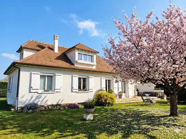 Bailleau Armenonville 28320 Achat / Vente maison 8 pièces t8 au dernier étage parking