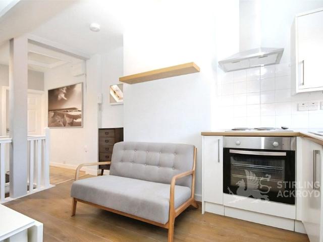 Baillie Road, Guildford, Surrey, GU1 3LN