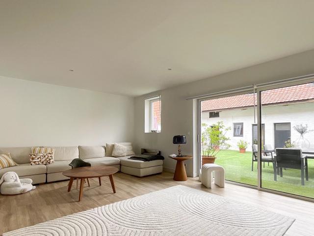 BAISIEUX Ferme au carrée – 580m² 16 pièces – 8 chambres – Terrain 5000 m² – Exposition sud