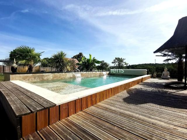BAISSE DE PRIX ! COUP DE CŒUR GARANTI — Pierres, Poutres. 185m² Saint Pierre de Chignac