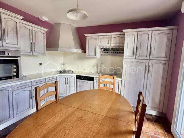 BAISSE DE PRIX. JOLI PAVILLON sur sous sol avec combles aménageables 6pièces 4 chambres TERRAIN 4190M²