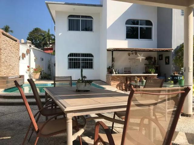 BAJA DE PRECIO CASA EN ZONA TRADICIONAL EN ACAPULCO