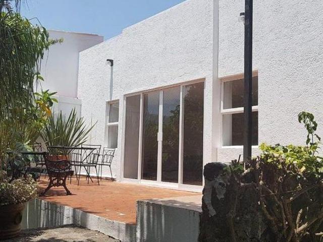 BAJA DE PRECIO SE VENDE CASA EN CUERNAVACA EN FRACCIONAMIENTO