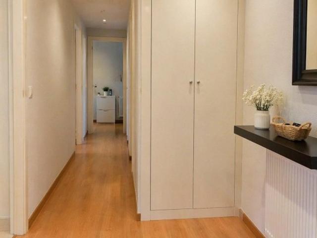 Bajo con terraza jardín privada y recién reformada con vistas al campo de golf, 2 plazas de garaje, amplio trastero