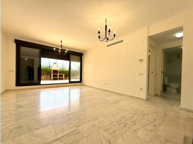 Bajo con gran terraza de 150 m² y vistas al mar en Torre Bellver