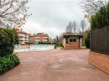Bajo con Jardín en Pozuelo De Alarcón