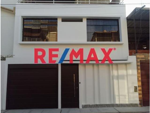 Bajó De Precio!Exclusiva Casa De 3 Pisos En Miraflores Country Club – Iv Etapa Mz.Bq Lt 06 Ca.E. Usd. 180,000