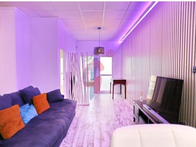 ¡Bajo de tres dormitorios en venta en La Mata, Torrevieja!