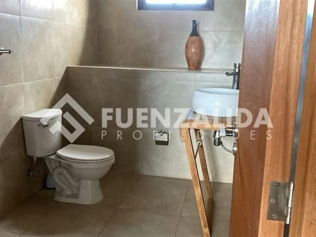 Bajo precio Venta Increíble Vista Volcán y Lago Puerto Varas | 4 dormitorios por 11900.00 en Puerto Varas