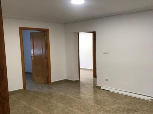BAJO VIVIENDA DE 3 HABITACIONES, EXCELENTE INVERSION CON SENTIDO